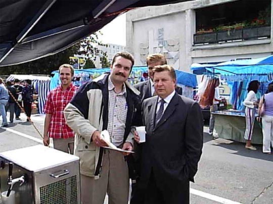 Predstavitelia strany SMER - SD na 7. trebišovskom jarmoku v Trebišove - foto č. 3