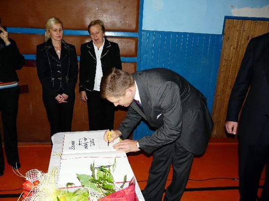 Robert Fico podporil kandidátov na primátorov, starostov a poslancov v komunálnych voľbách - foto č. 9